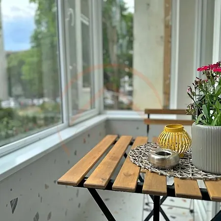 Contemporary 2br Gem In Warna