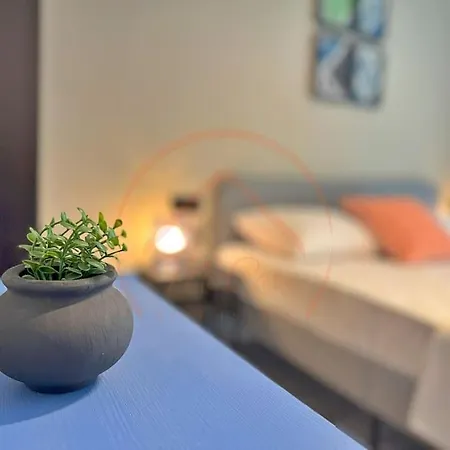 Contemporary 2br Gem In Apartment *