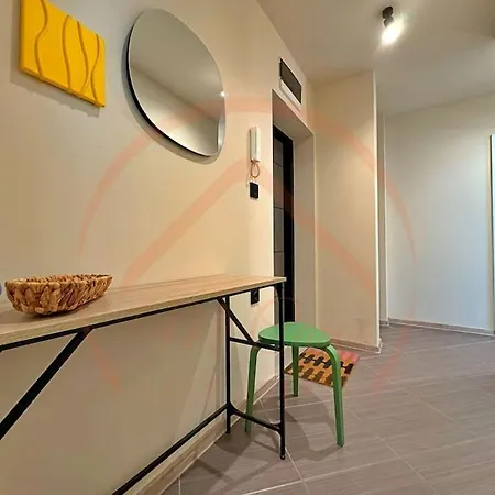 Contemporary 2br Gem In Apartment *